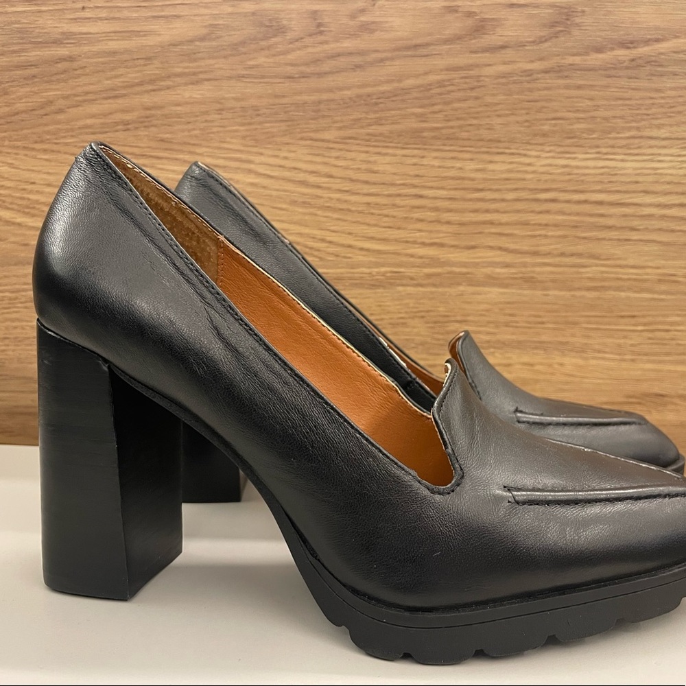 Smart casual loafer pump